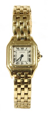 Lot 176 - A ladies' 18ct gold Cartier Panthère quartz bracelet watch