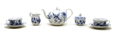 Lot 444 - A Meissen blue and white teaset