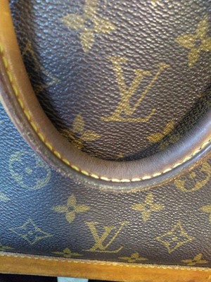 Lot 19 - A Louis Vuitton monogrammed canvas 'Alma' handbag