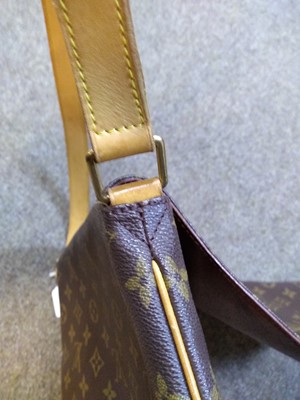 Lot 11 - A Louis Vuitton monogrammed canvas 'Musette' shoulder bag