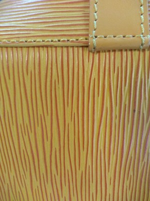 Lot 28 - A Louis Vuitton yellow Epi leather 'Noé' shoulder bag