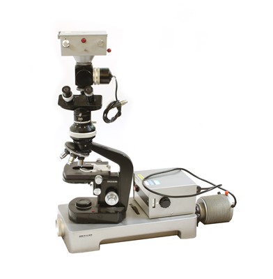 Lot 263A - A Wild Heerbrugg M20 microscope and accessories
