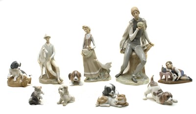 Lot 451 - A collection of Lladro figures