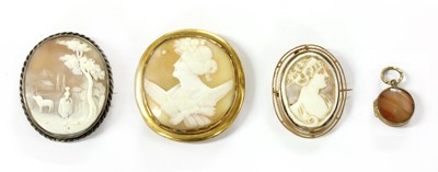 Lot 301 - A quantity of cameo brooches