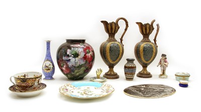 Lot 202 - A collection of decorative ceramics