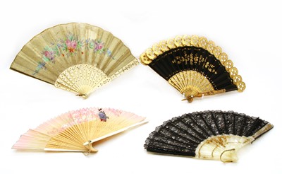 Lot 437 - A collection of ladies fans