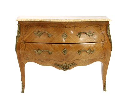 Lot 686 - A French Louis XV-style marble topped commode