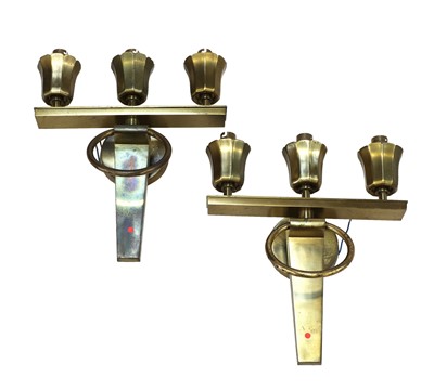 Lot 368 - A pair of brass wall lights