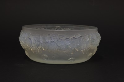 Lot 212 - A Lalique 'Primeveres' opalescent glass bowl