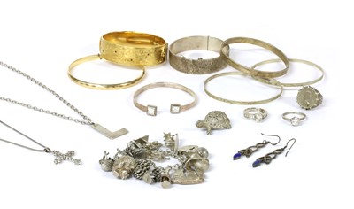Lot 158 - A quantity of silver jewellery