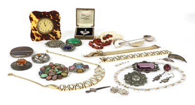 Lot 230 - A quantity of jewellery