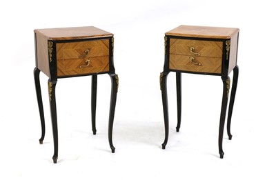 Lot 632 - A pair of bedside cabinets