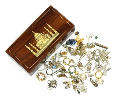 Lot 241 - A quantity of jewellery