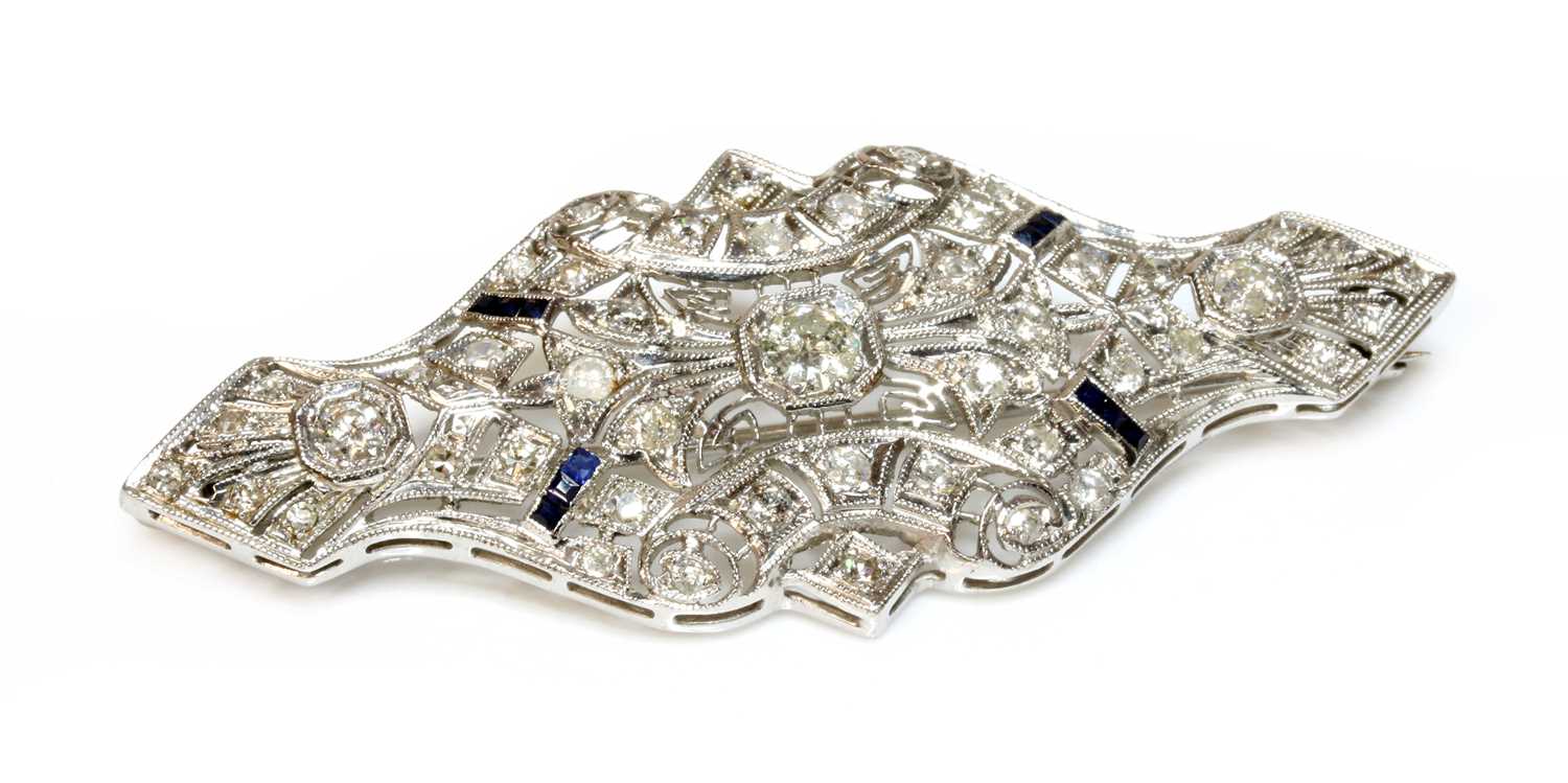 Lot 149 - An American Art Deco style diamond and sapphire plaque brooch/pendant