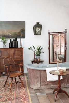 Lot 757 - An oak tripod table