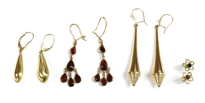Lot 85 - A quantity of gold earrings
