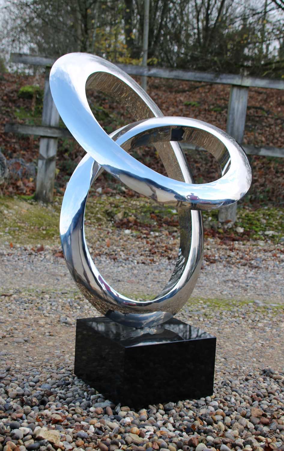 Lot 566 - 'Infinity Curve'