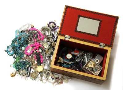 Lot 228 - A quantity of jewellery