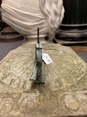 Lot 403 - A stone sundial