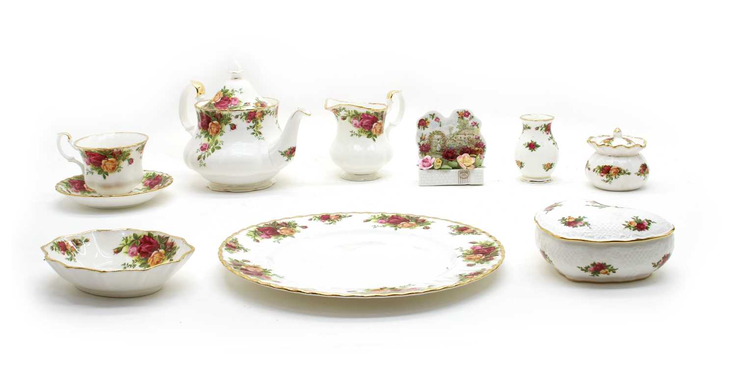 Lot 39 - A collection of Royal Albert Old Country Roses