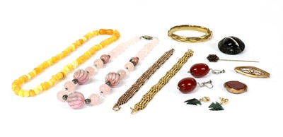 Lot 221 - A quantity of jewellery