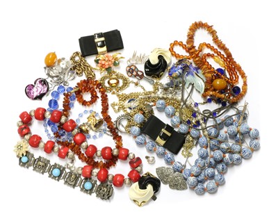 Lot 221 - A quantity of jewellery