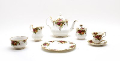 Lot 283 - A collection of Royal Albert Old Country Roses