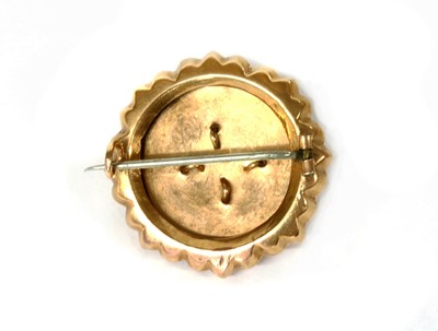 Lot 12 - A late Victorian gold brooch