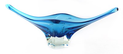 Lot 392 - A Val St Lambert blue and clear glass centrepiece