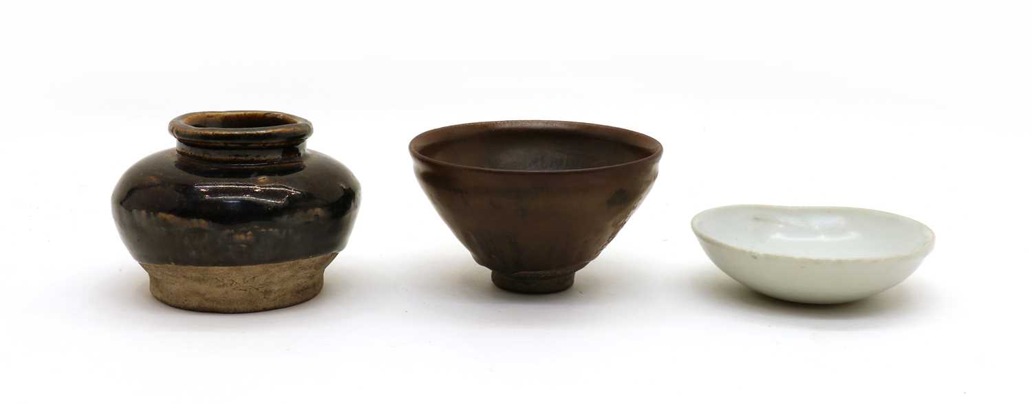 Lot 77 - Three Chinese ceramics
