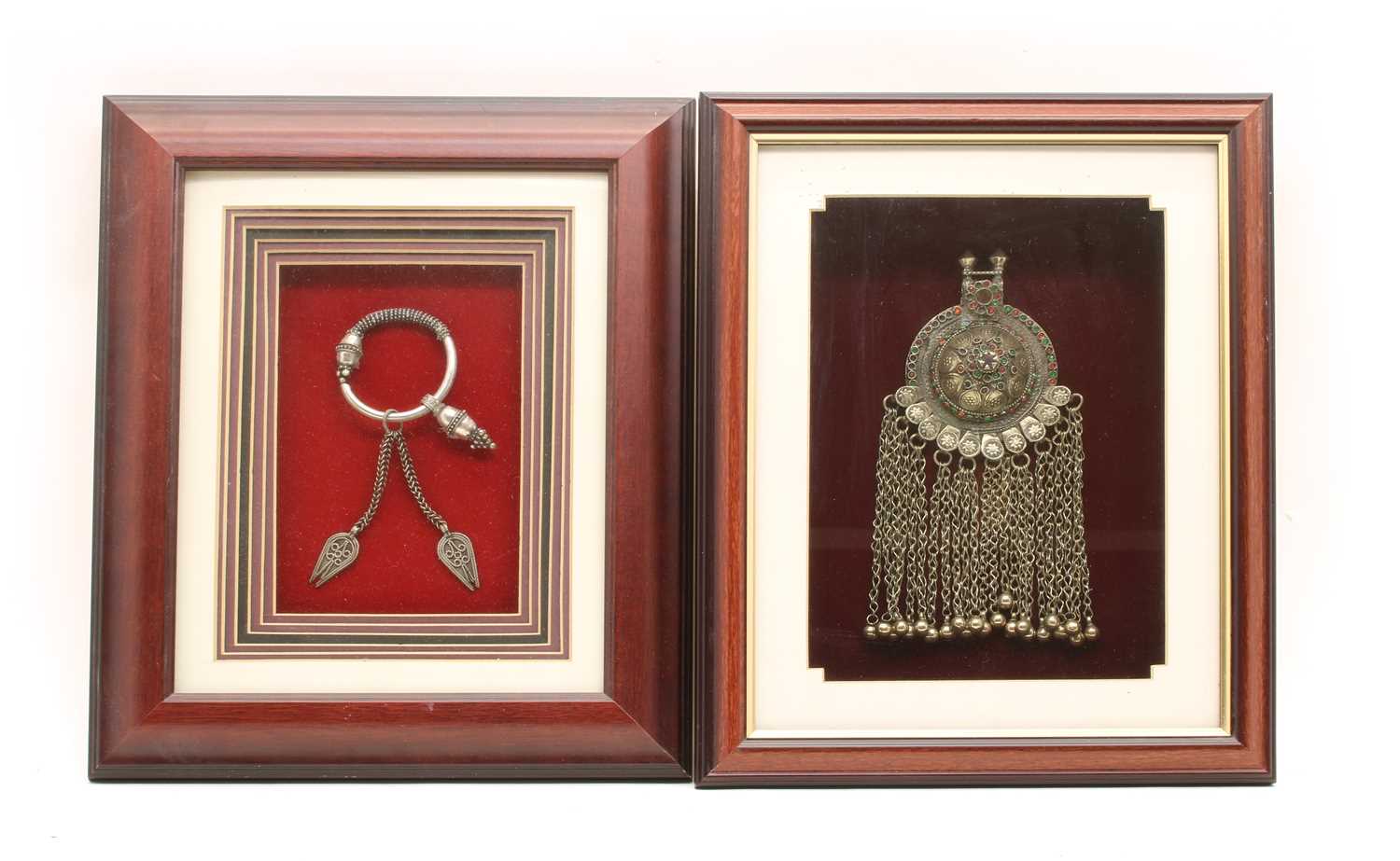 Lot 271 - Two framed items of jewellery