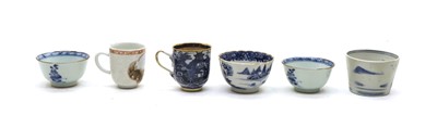 Lot 205 - Various 18th century Chinese export blue and white tea bowls