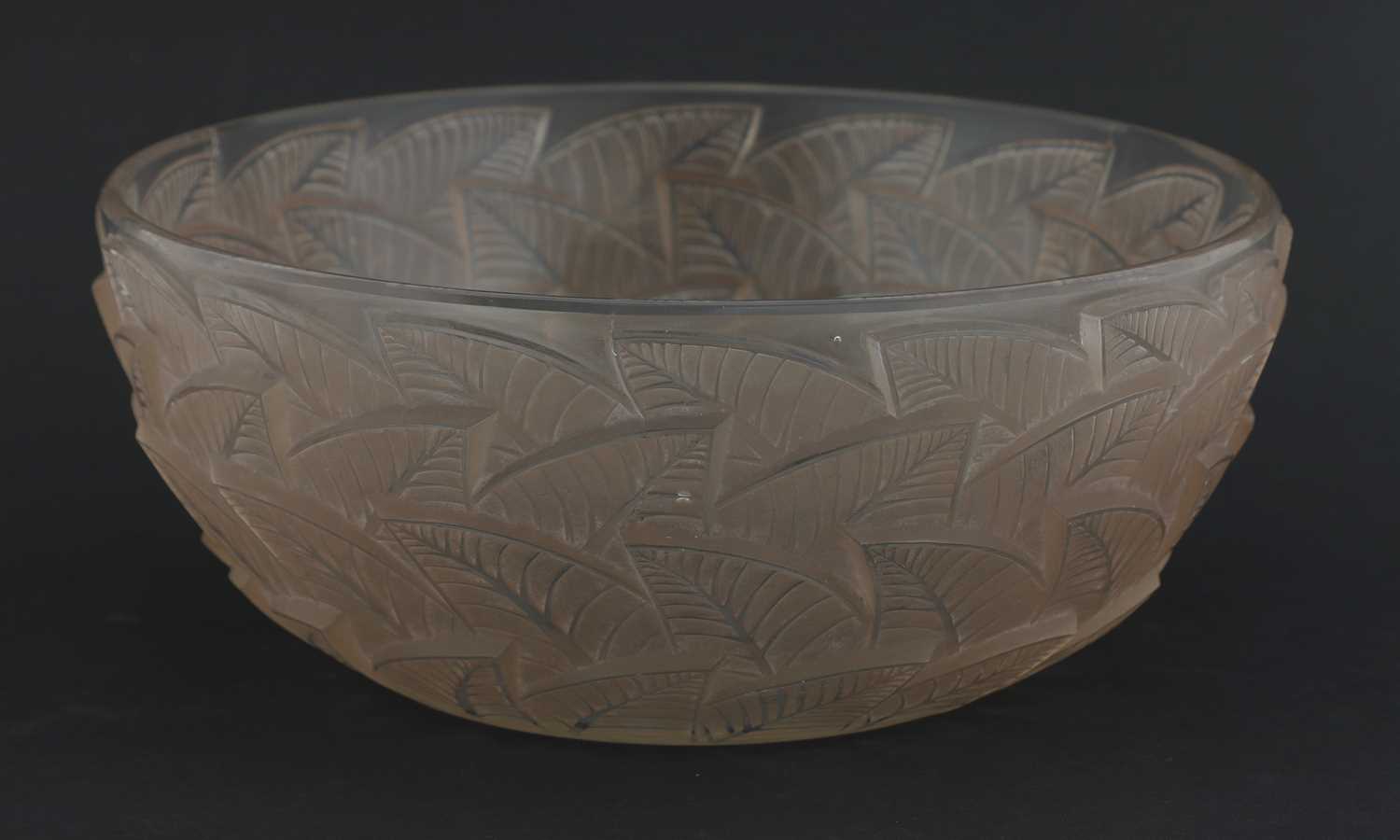 Lot 213 - A Lalique 'Ormeaux' glass bowl
