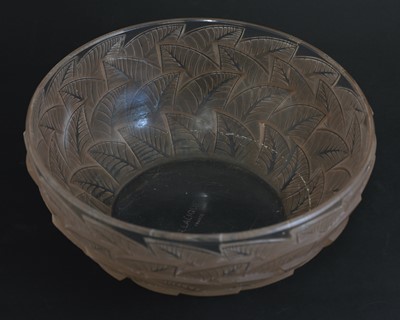 Lot 213 - A Lalique 'Ormeaux' glass bowl