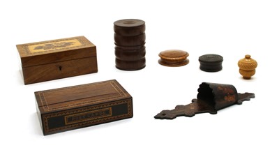Lot 211 - A small collection of treen