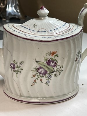 Lot 250 - New Hall porcelain teawares