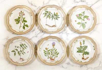 Lot 296 - An extensive Royal Copenhagen 'Flora Danica' porcelain dinner service
