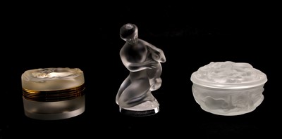Lot 232 - Two modern Lalique glass items