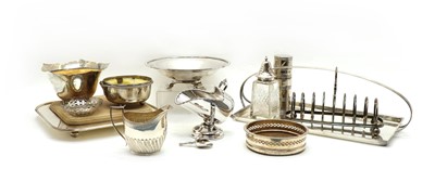 Lot 33 - A quantity lot of silver plated items