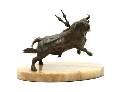 Lot 123 - A bronze model of a Spanish fighting a bull