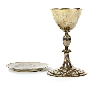 Lot 9 - A modern plannished silver chalice