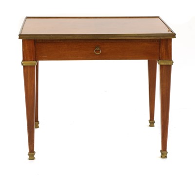 Lot 380 - A good quality side table