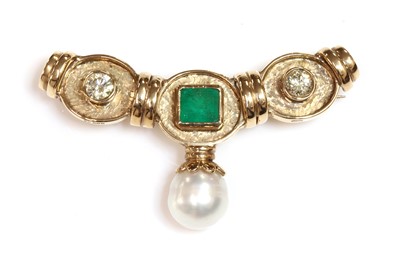 Lot 224 - A 9ct gold emerald, diamond and cultured pearl brooch