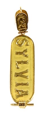 Lot 72 - A gold Egyptian cartouche pendant