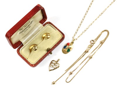 Lot 204 - A quantity of 9ct gold jewellery
