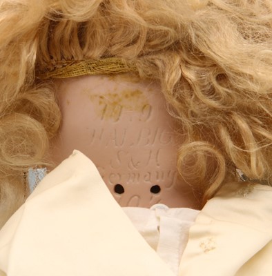 Lot 225 - A Simon Halbig bisque head doll