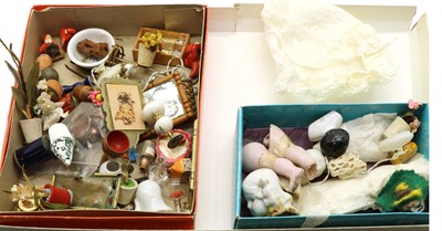 Lot 262 - A collection of small porcelain head dolls