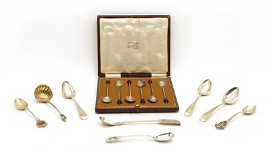Lot 24 - A cased set of 6 silver coffee spoons