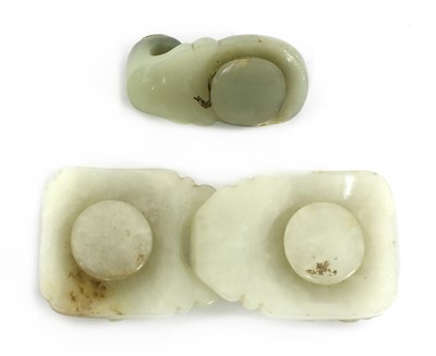 Lot 101 - A Chinese jade belt buckle