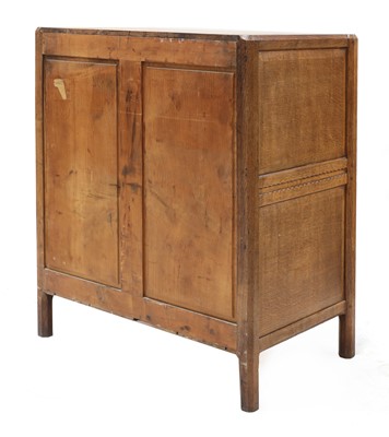 Lot 87 - A Gordon Russell 'Stow' oak chest of four drawers